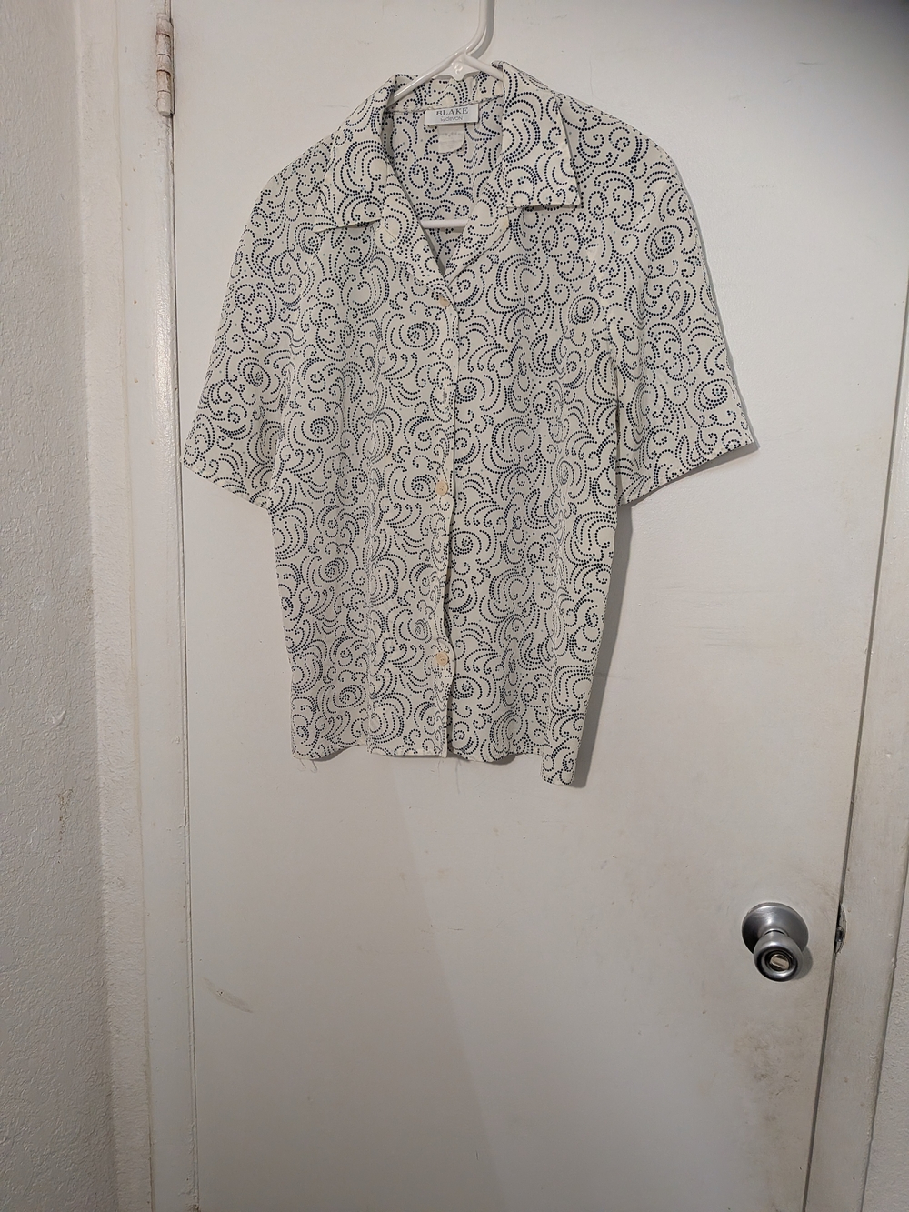 Women's Short-Sleeve Patterned - White with Navy Swirls Size 12